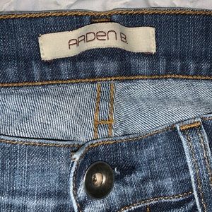 Arden B Cropped Jeans